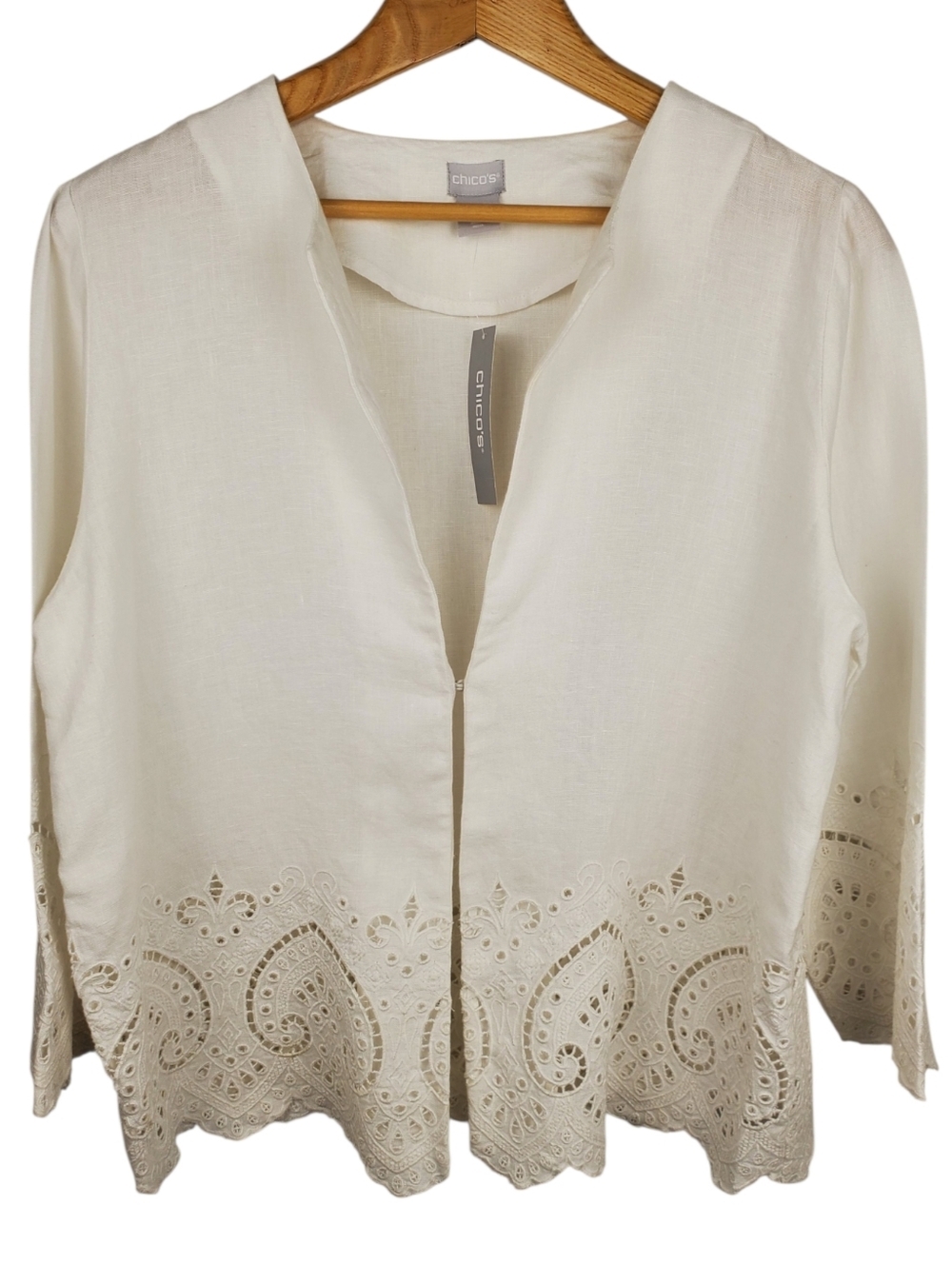 NWT Chico’s White Linen Blend Eyelet Shacket. Size 8. #273